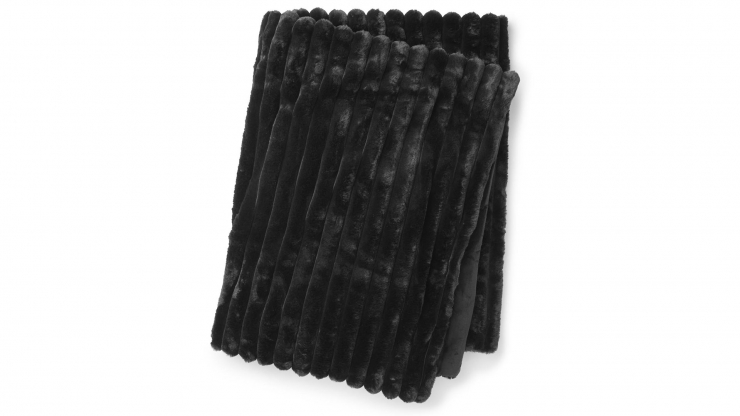 Stripy pld fuskpls svart i gruppen Inredning / Textil / Fuskpls hos Trosa Mbler (SW-KF620899)