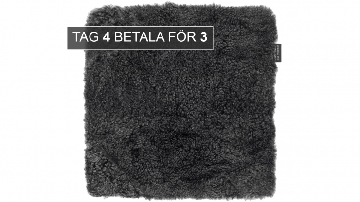 Curly sittdyna frskinn dark grey 40x40cm i gruppen Inredning / Textil / Sittdyna hos Trosa Mbler (SW-LA34029)